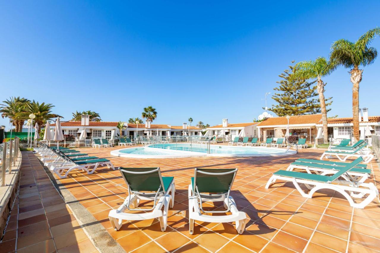 Bungalow Terrace Pool view