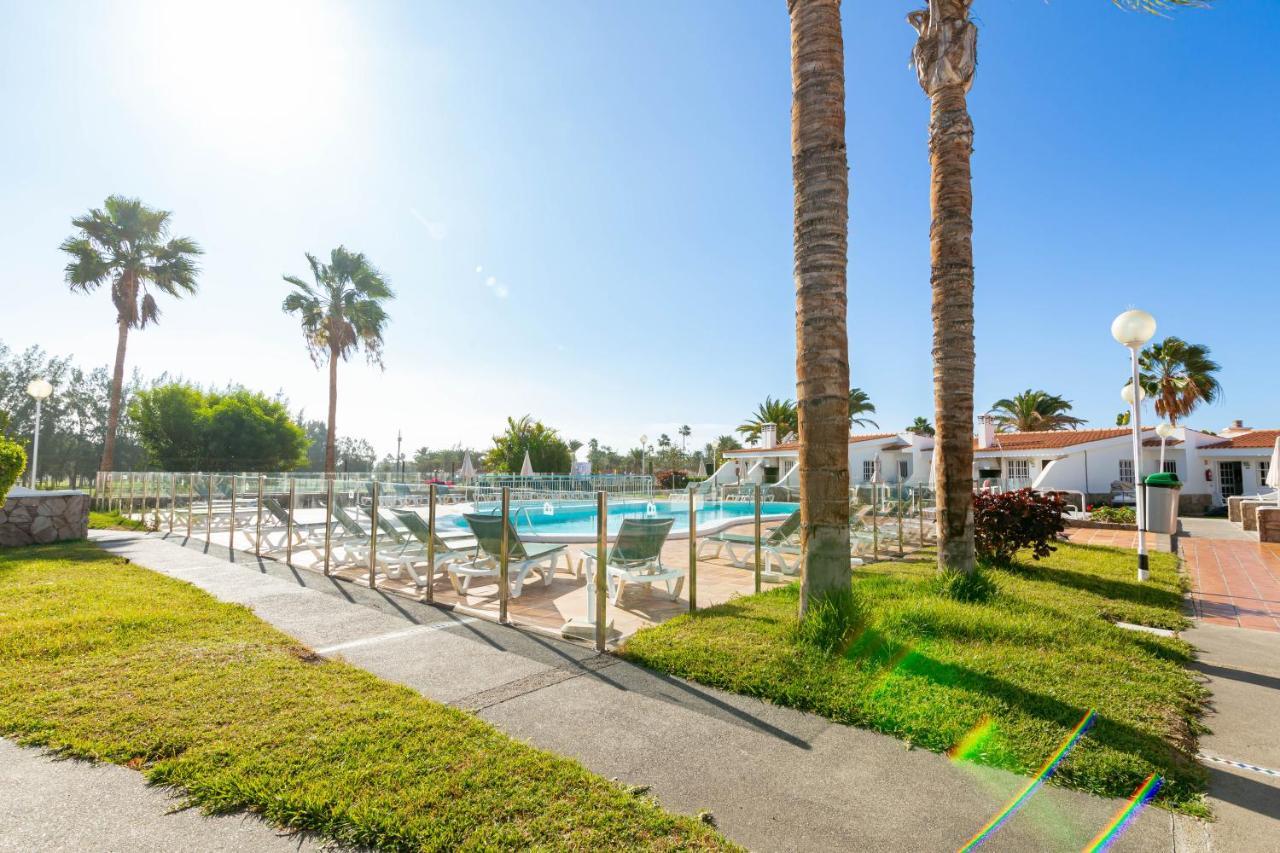 Bungalow Terrace Pool view