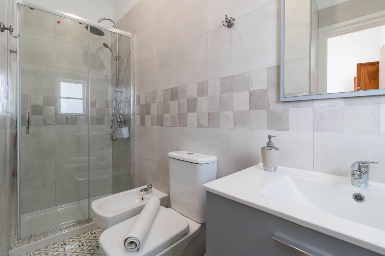 Double Room Private Bathroom