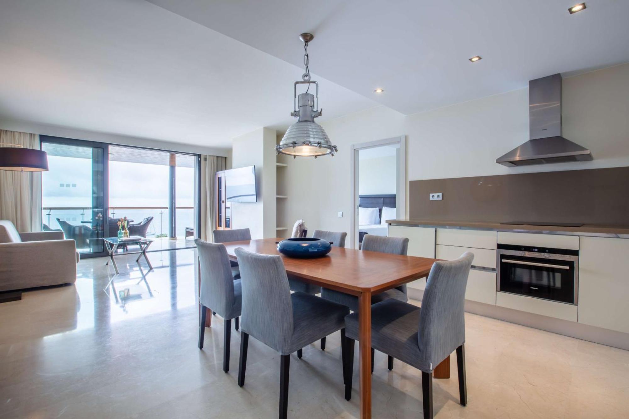 Suite 2 Bedroom & Sea View