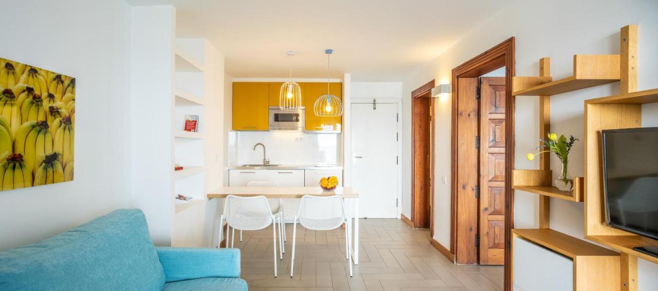 One-Bedroom Apartment Sea View