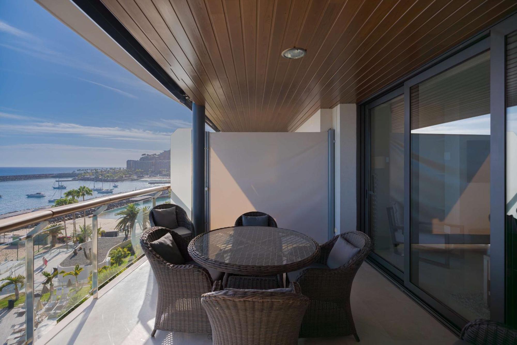 Suite 1 Bedroom & Sea View