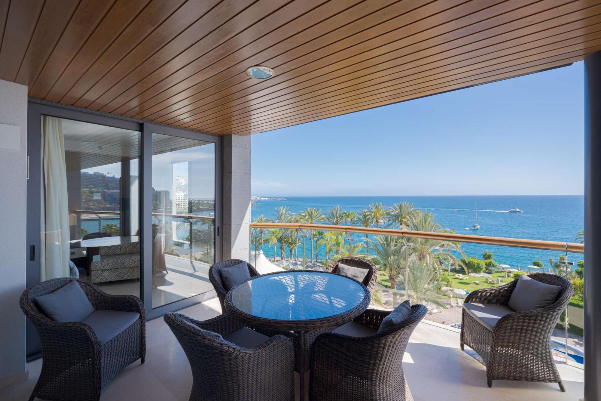 Suite 1 Bedroom & Sea View