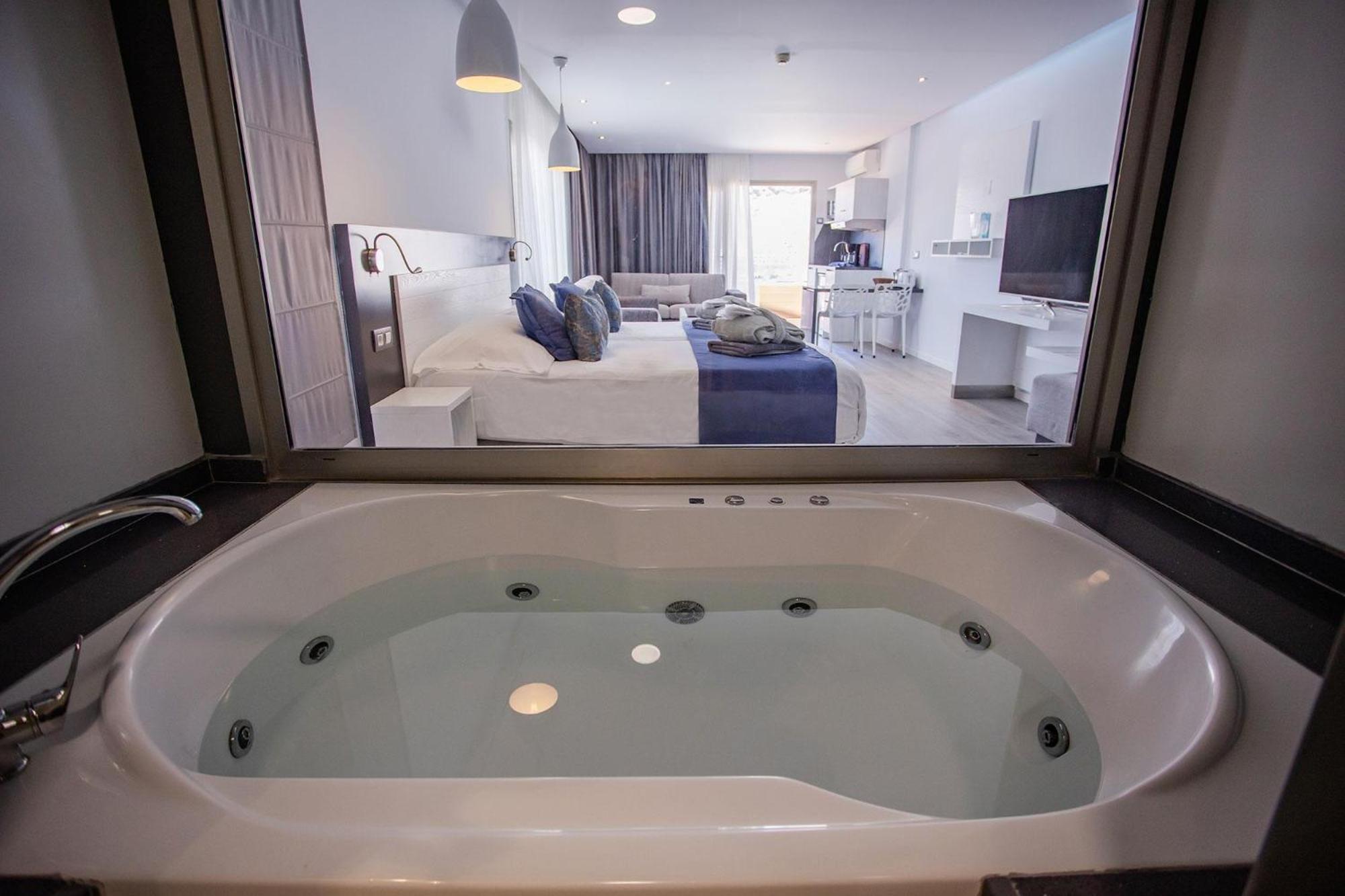 Suite Balcony High Floor