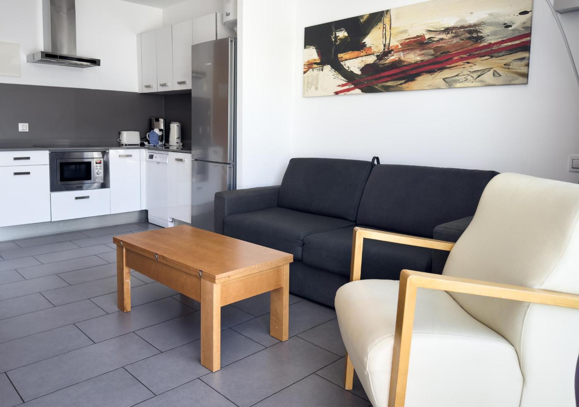One-Bedroom Apartment