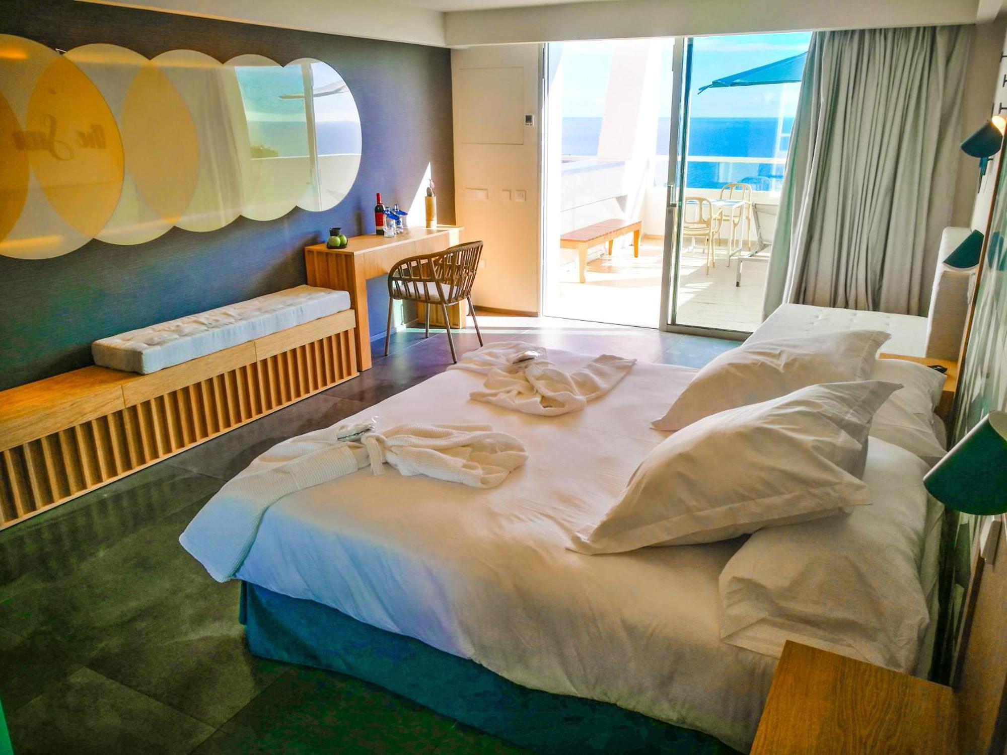 Superior Double Room balcony sea view air conditioning
