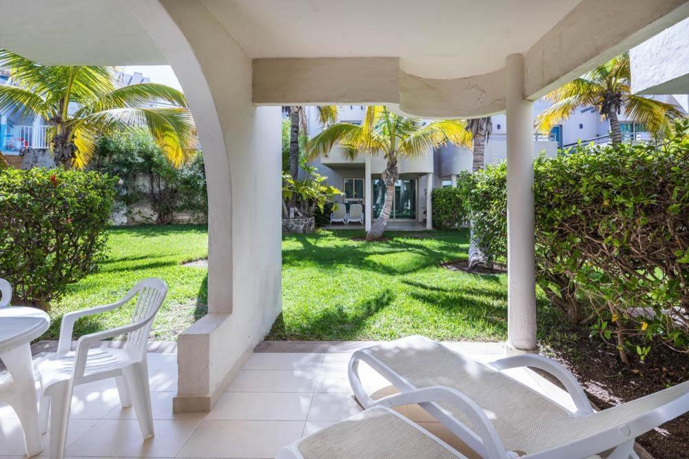 Classic Two Bedroom Apartment Terrace