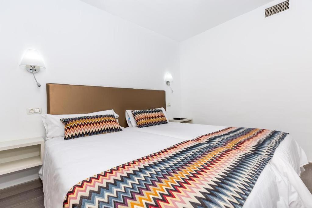 Superior One-Bedroom Apartment