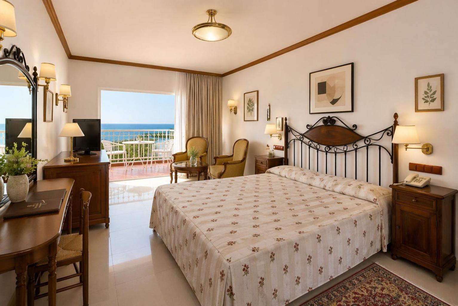 Double or Twin Room Sea View