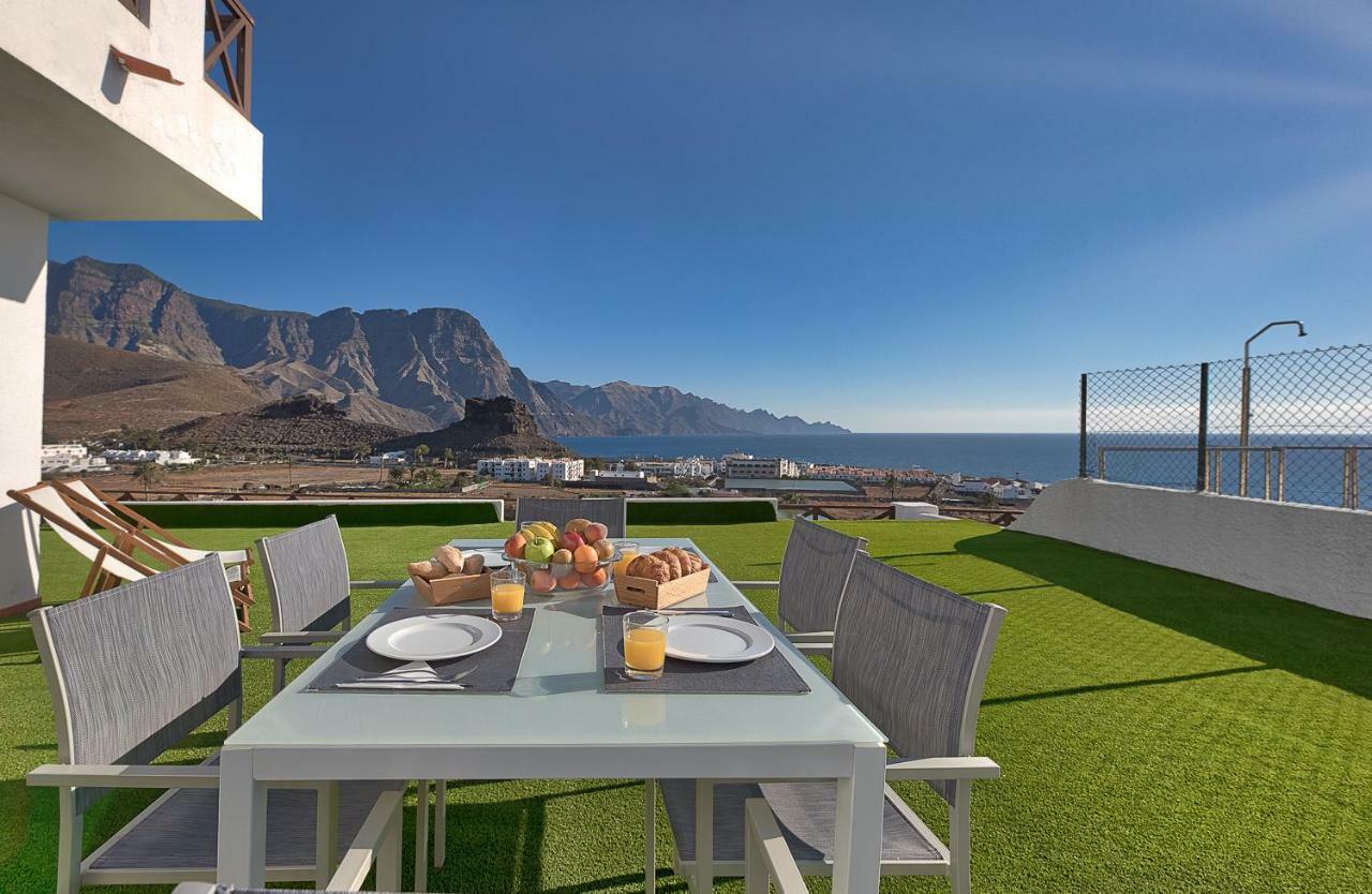 Three-Bedroom House Ocean View