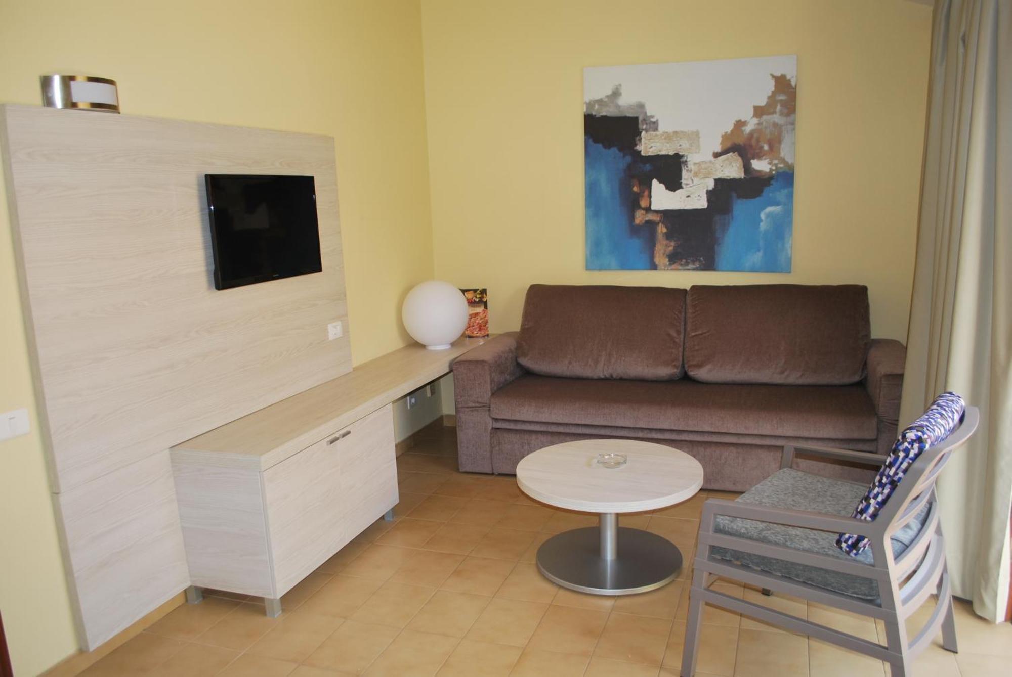 One-Bedroom Bungalow