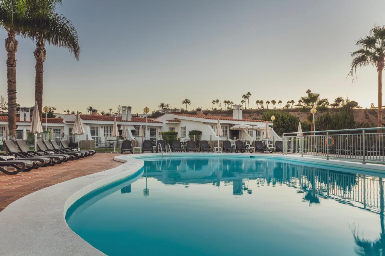 Bungalow Terrace Pool view