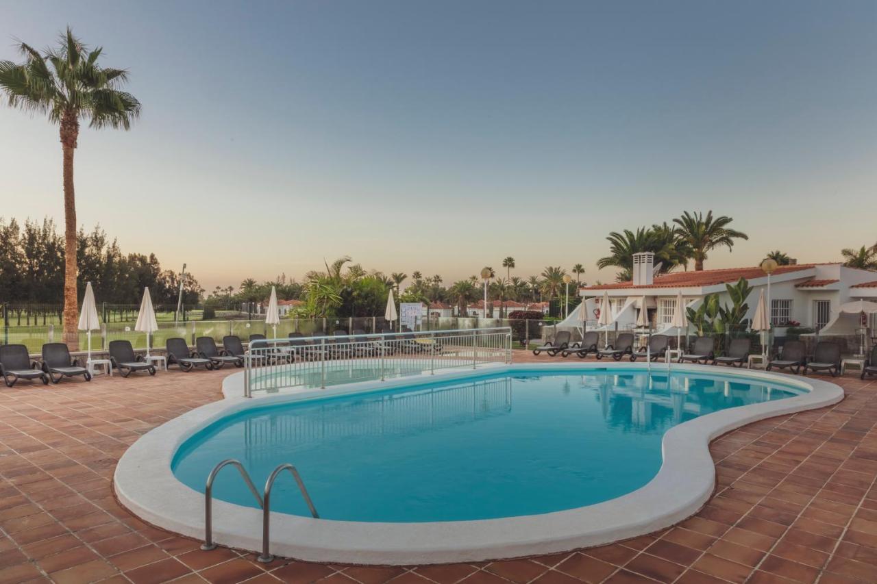 Bungalow Terrace Pool view