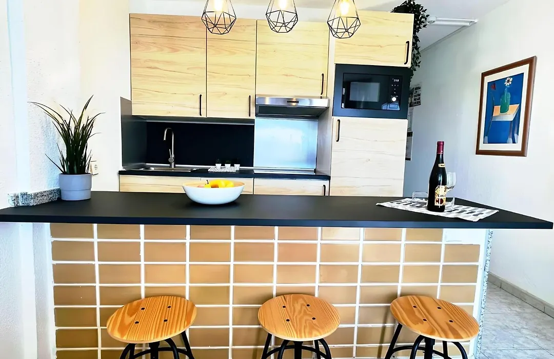 Seaview Friendly Holiday Home 8-1