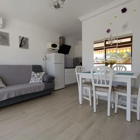 Sunny Apartment Australia By Yumbo-3