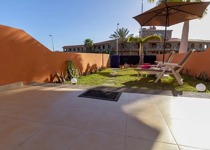 Villa Duplex Meloneras With Free Wifi And Private Garden admite animales