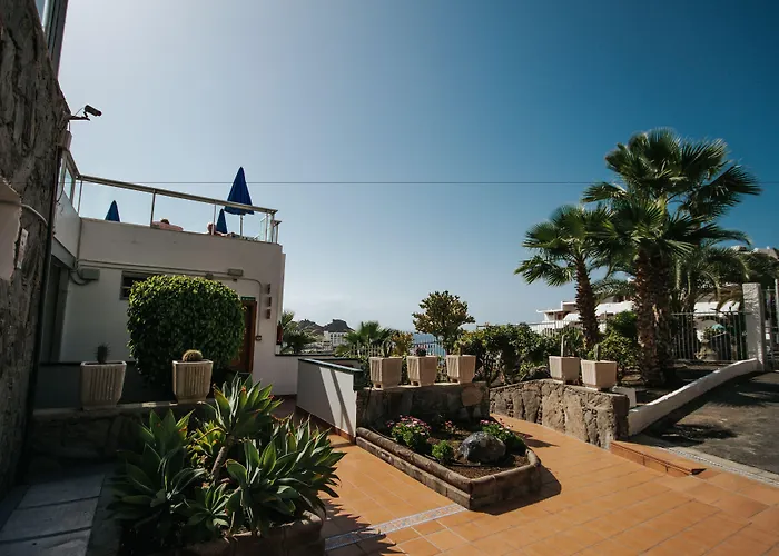 Puerto Rico (Gran Canaria) Dog Friendly Lodging and Hotels