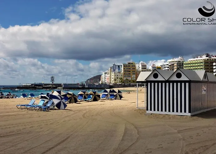 Las Palmas de Gran Canaria hotels near Centro Comercial Escaleritas 54