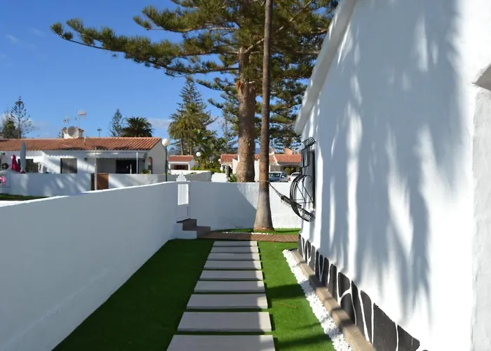 White Exclusive Bungalow. 2 rooms, garden & pool. Maspalomas 